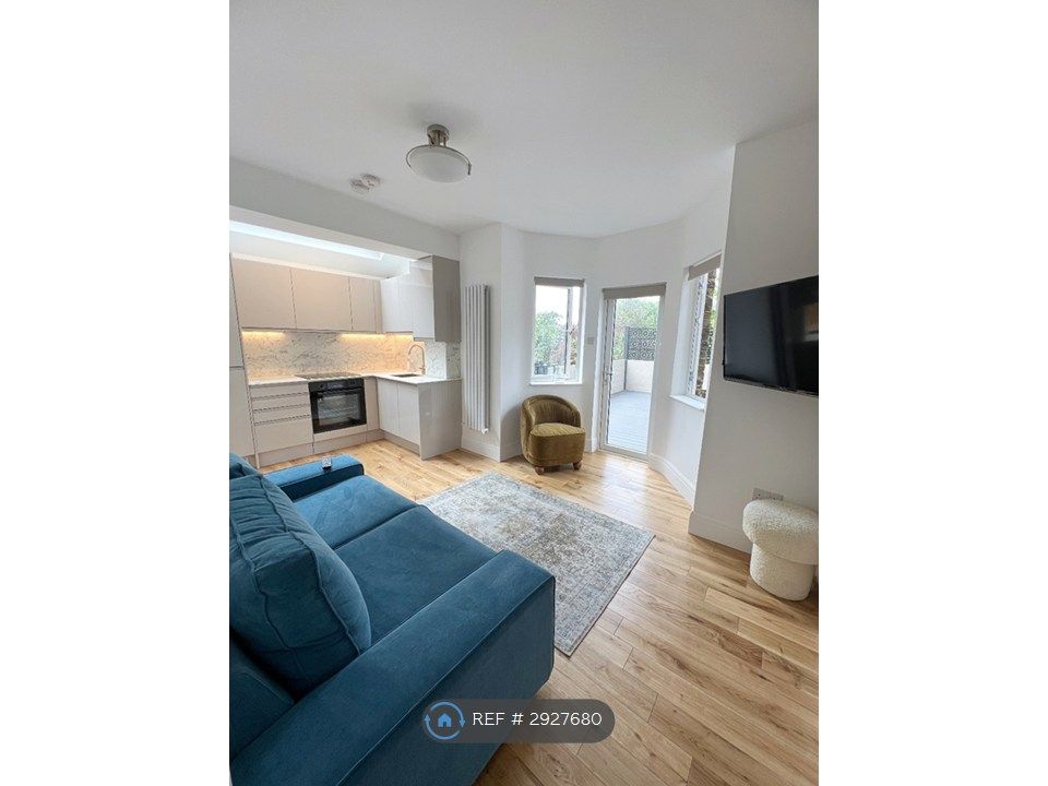 Property photo 1 of 15 Kitchen / Reception