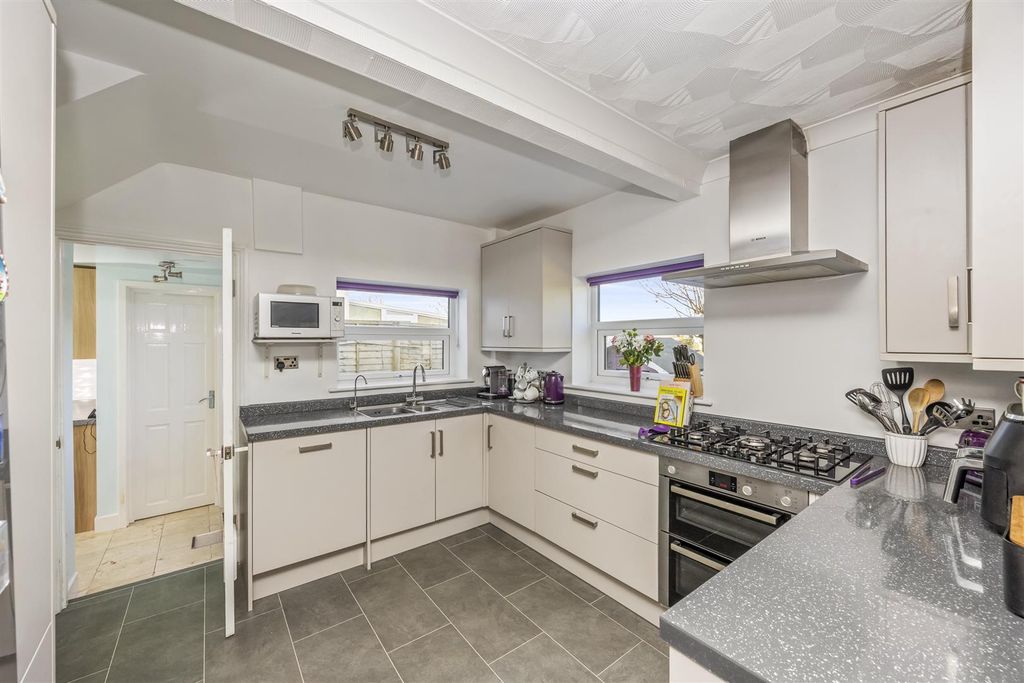 Property photo 2 of 15 Kitchen/Dining Room