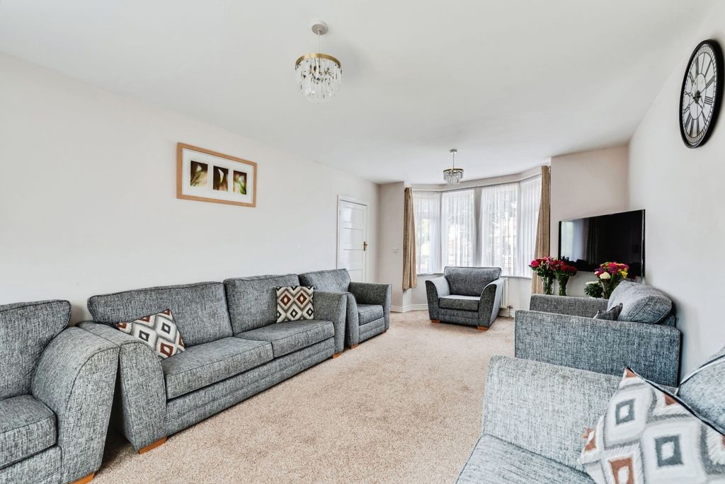 Property photo 2 of 16 Pbox-Img.Jpg