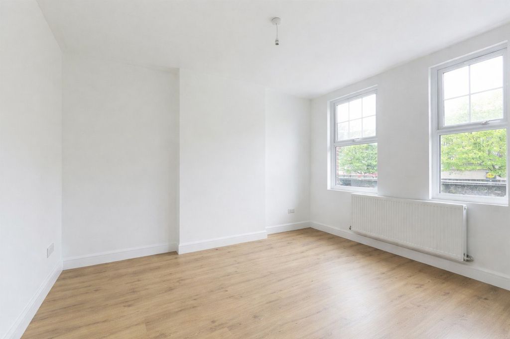 Property photo 1 of 10 3Â Bedroom Flat For Sale