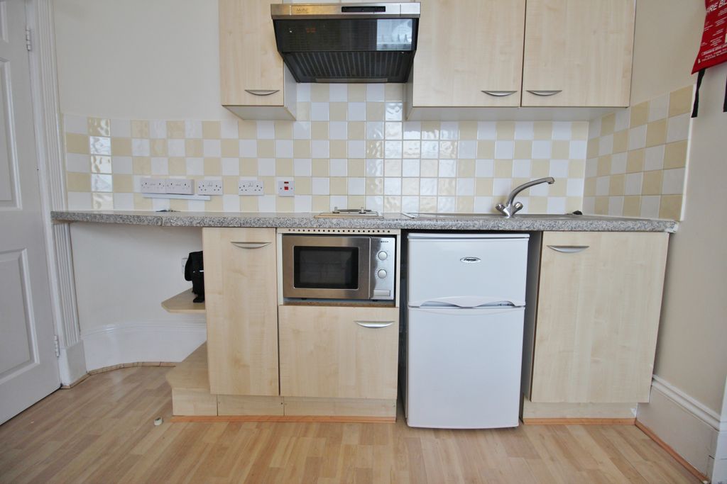 Property photo 3 of 5 Open-Plan Kitchen