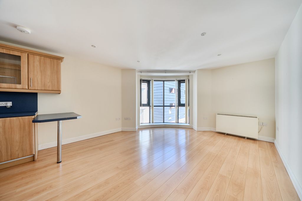 Property photo 3 of 21