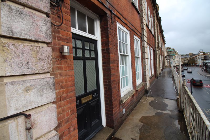 Property photo 1 of 9 Photo 8