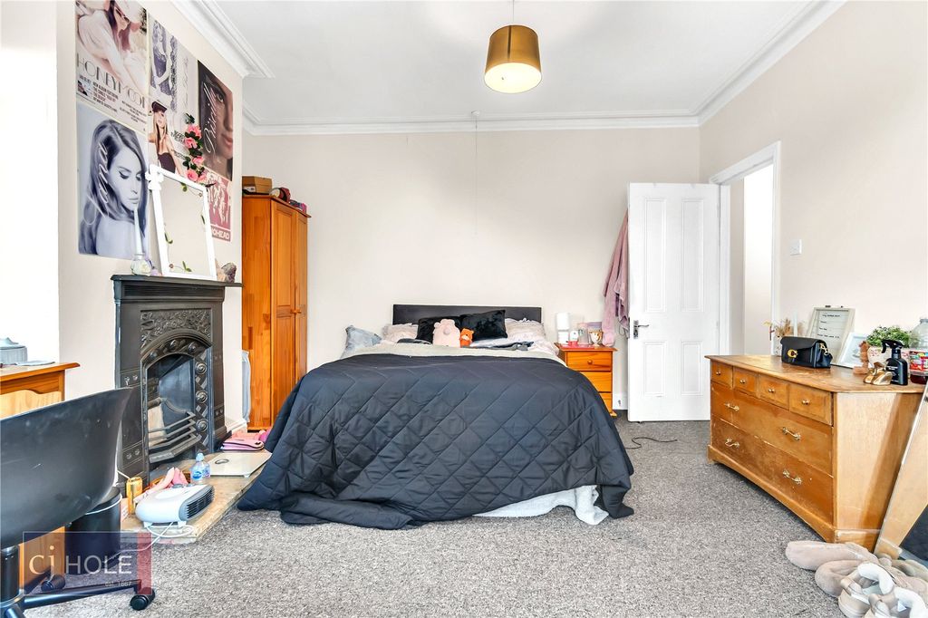 Property photo 2 of 27 Picture No. 20