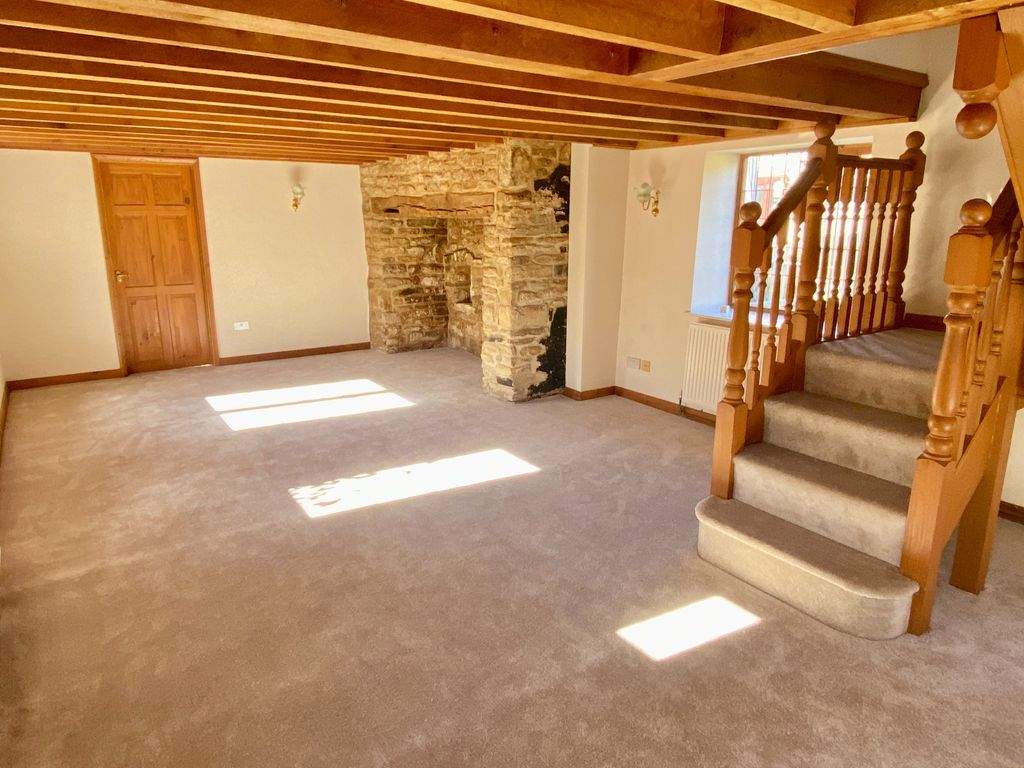 Property photo 2 of 27