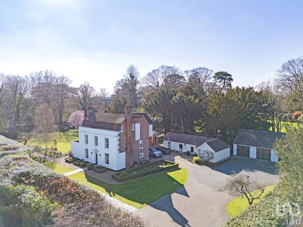 Property photo 1 of 39