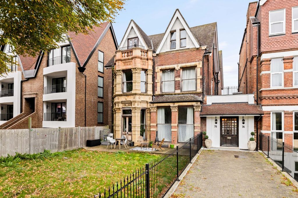 Property photo 1 of 12