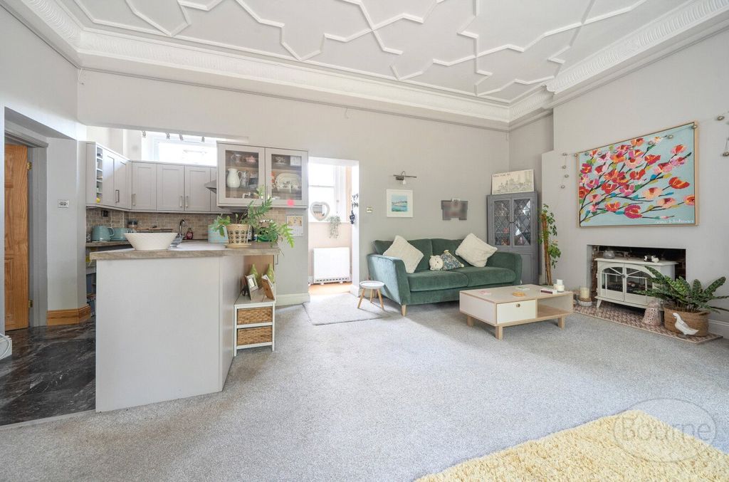 Additional image 5 of 1 bed flat for saleLondon Road, Hill Brow, Liss, Hampshire GU33