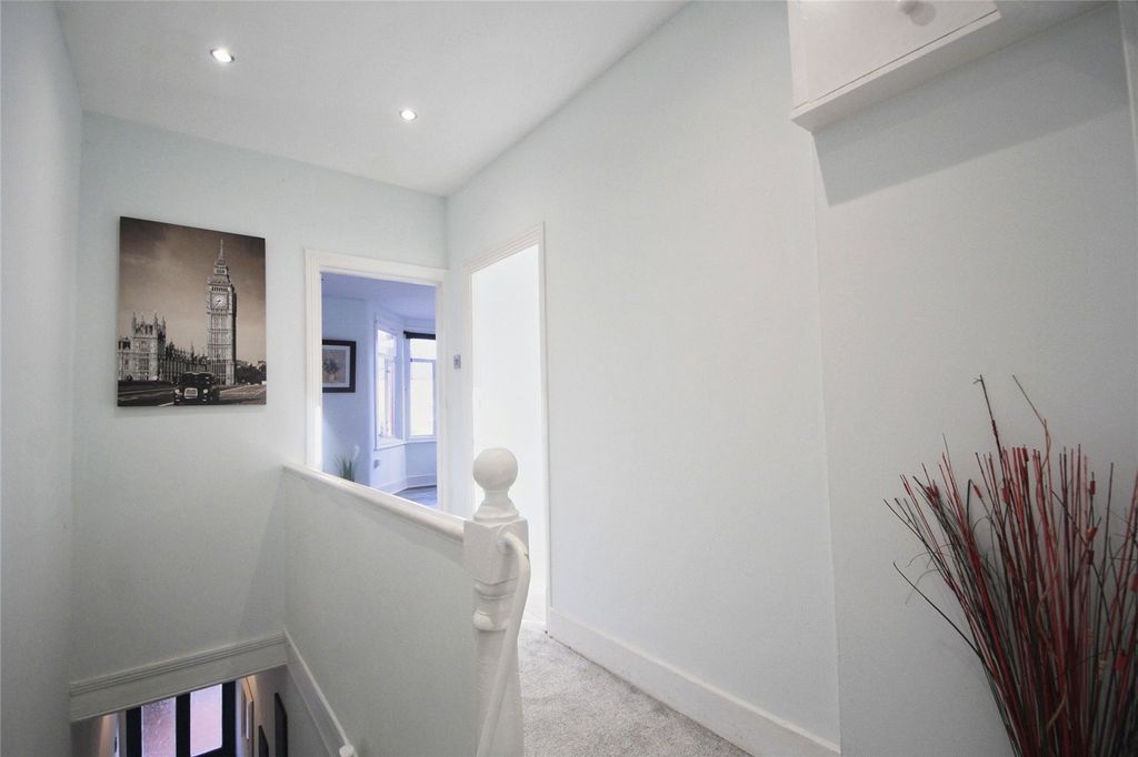 Property photo 3 of 22 Picture No. 01