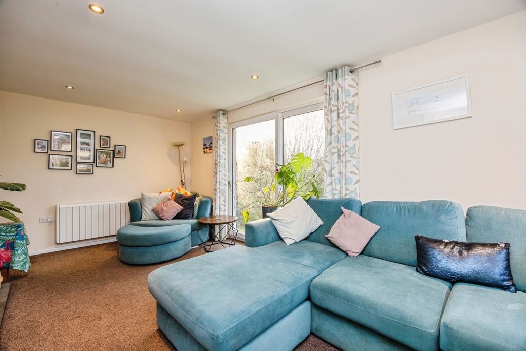 Property photo 3 of 20 Photo