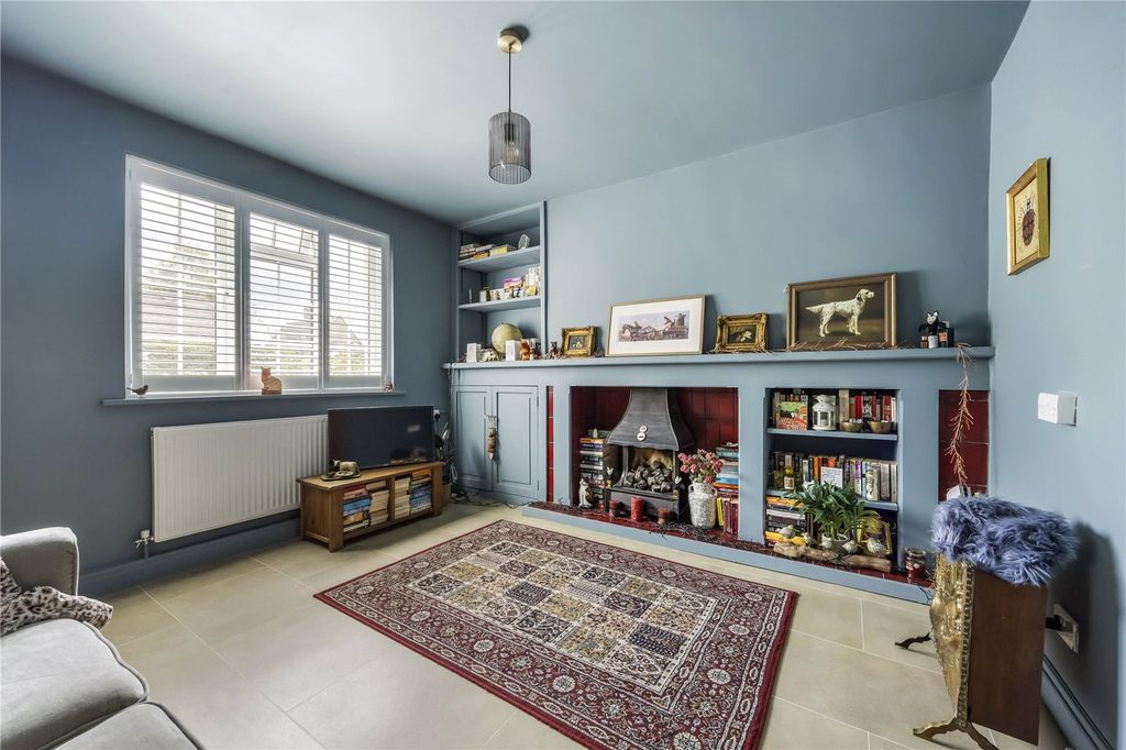 2 bed semi-detached house for saleColletts Fields, Broadway, Worcestershire WR12 photo 4