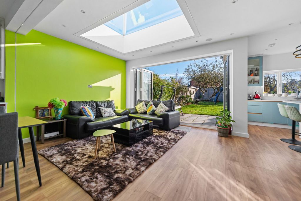 Property photo 1 of 24