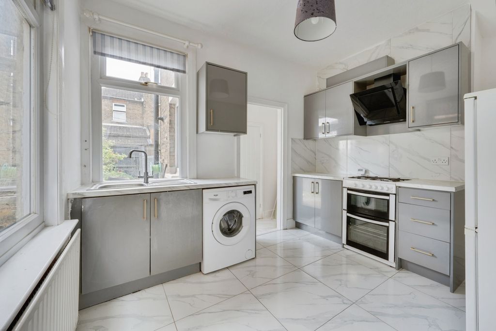 Property photo 2 of 20 Pbox-Img.Jpg