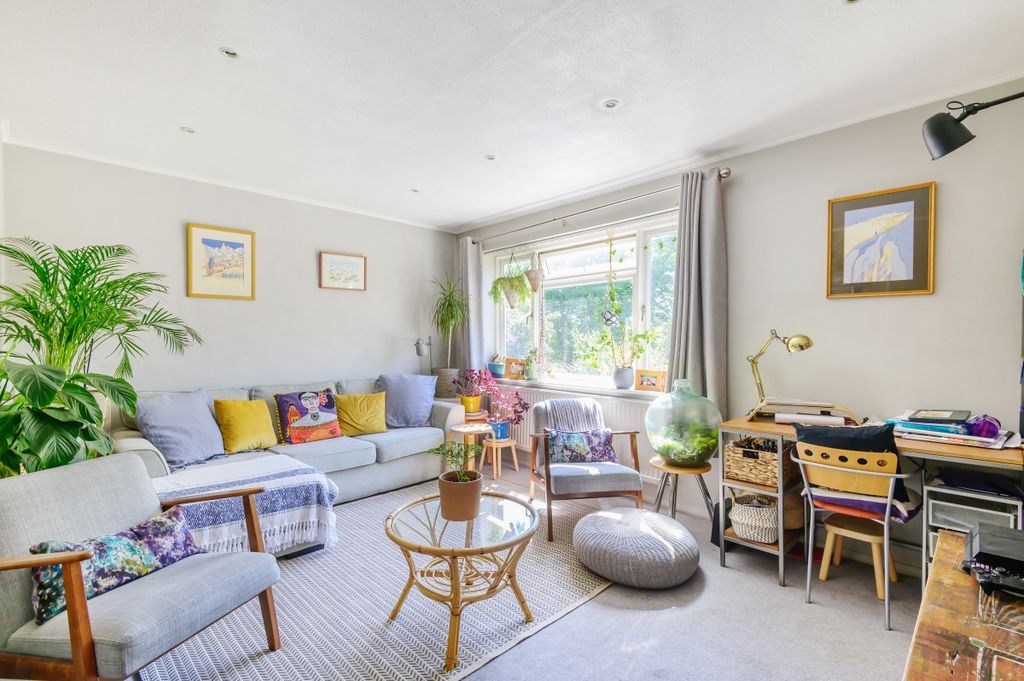 Property photo 1 of 7 871643 (1)