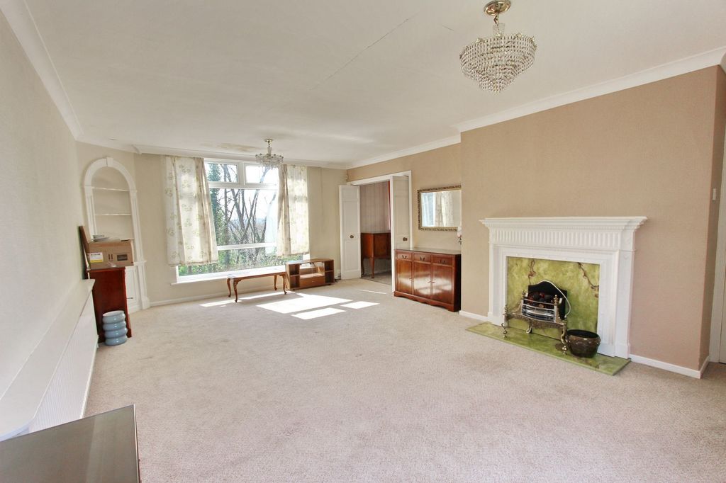 Property photo 3 of 23