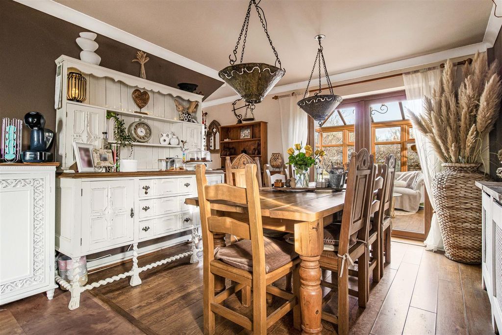 Property photo 2 of 24 24_70797.Jpg