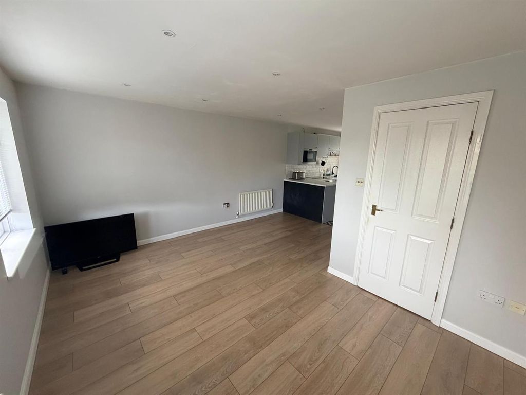 Property photo 3 of 14 19.Jpg