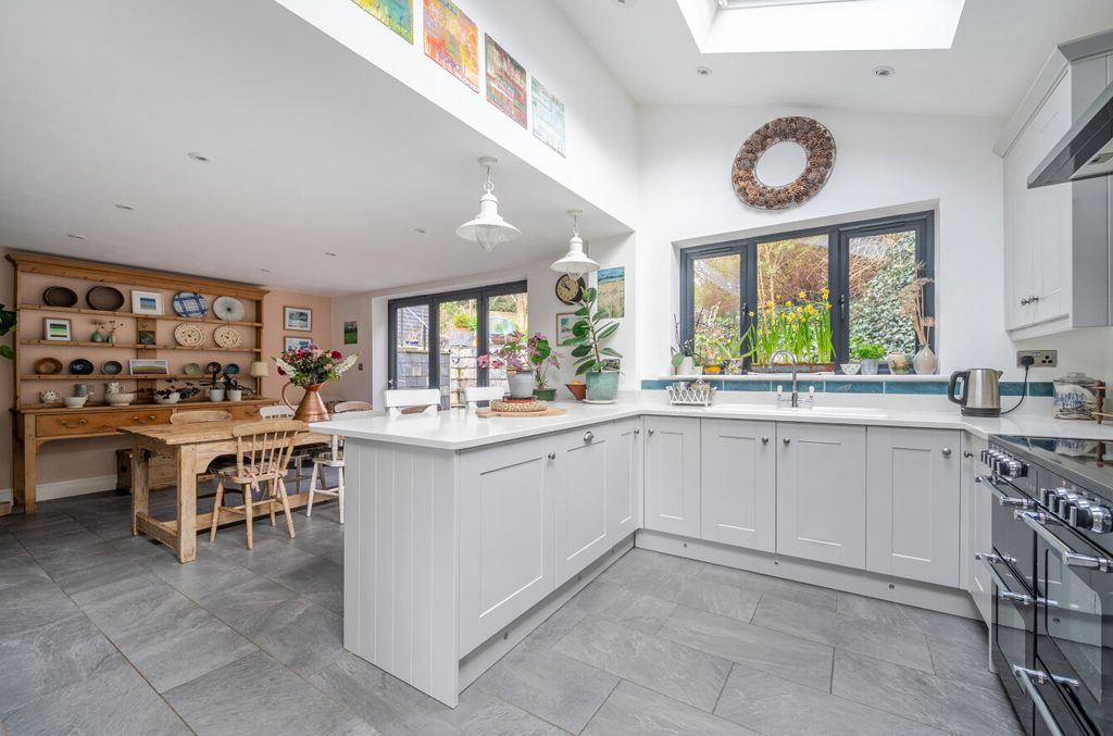 Property photo 3 of 18 1414745-10-69A6Bb...