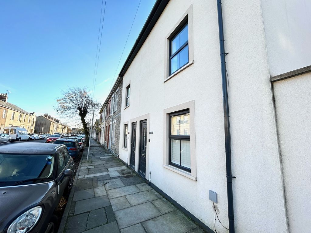 Property photo 1 of 17 External Shot
