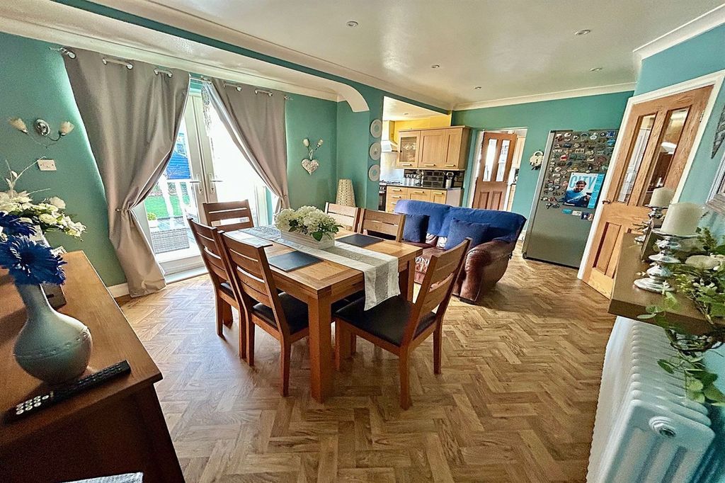 Property photo 3 of 27 Dining Room