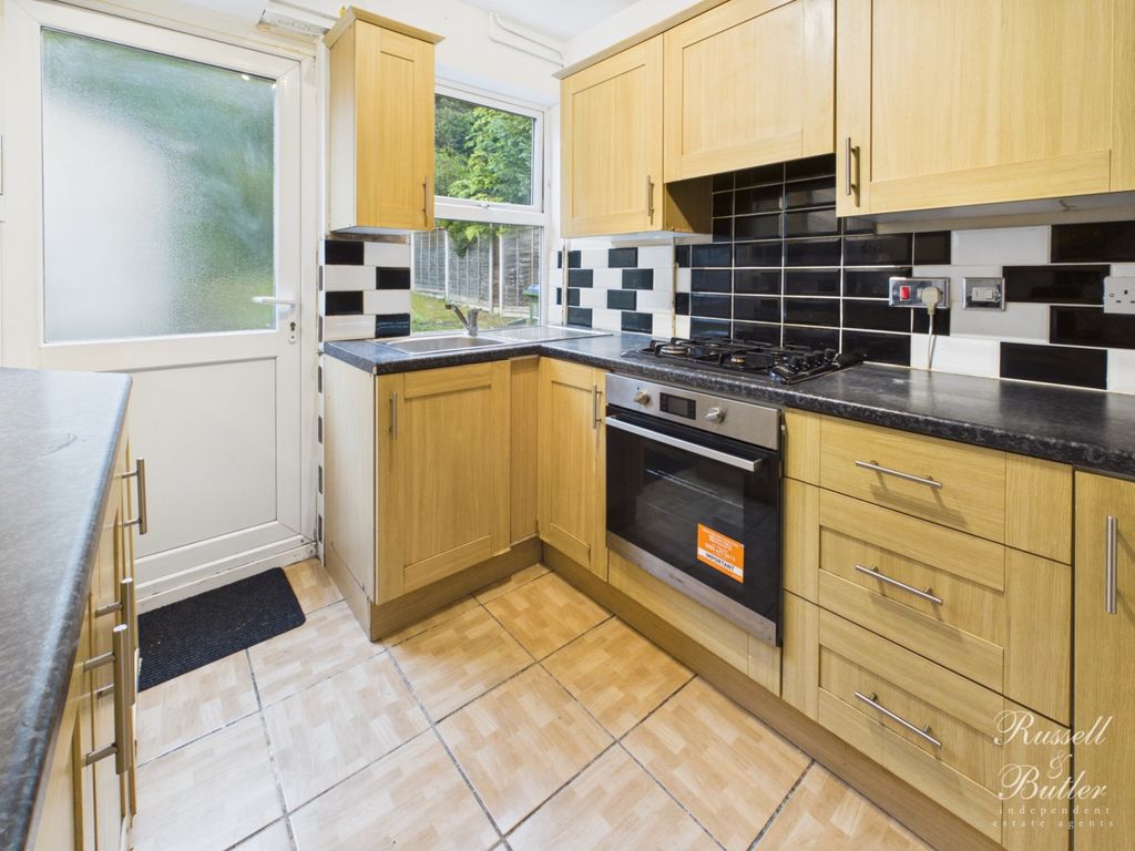 Property photo 3 of 11 Cam02127G0-Pr0431-Still004