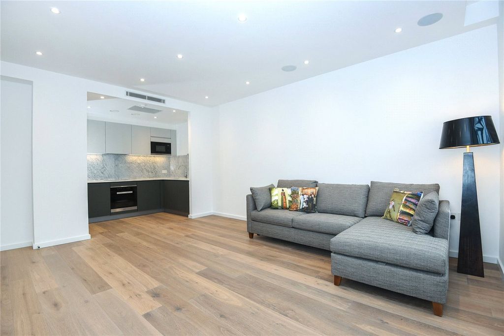 Property photo 1 of 8 Reception Room