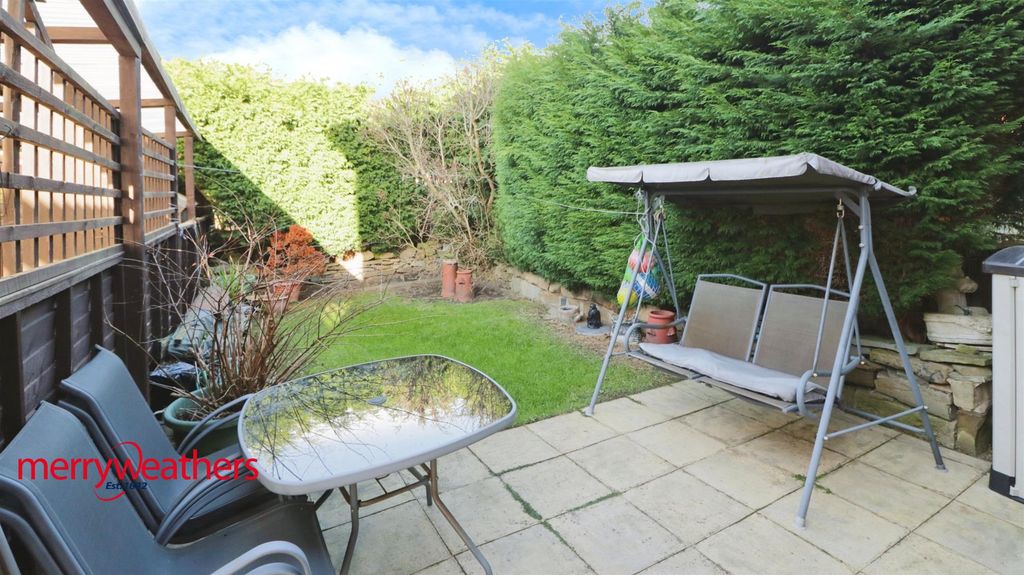 Property photo 3 of 14 External