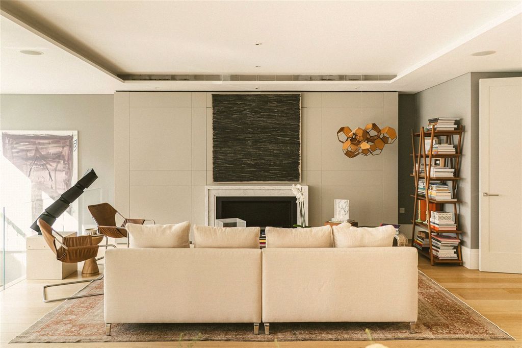 Property photo 2 of 11 Drawing Room