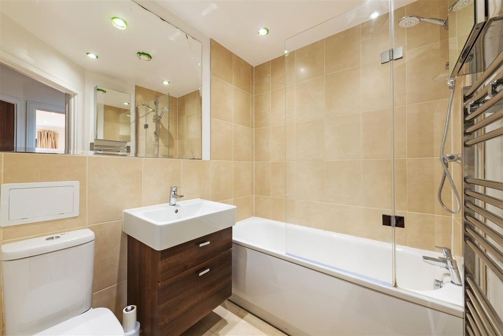 Property photo 3 of 11 1 Portland House Bath.Jpg