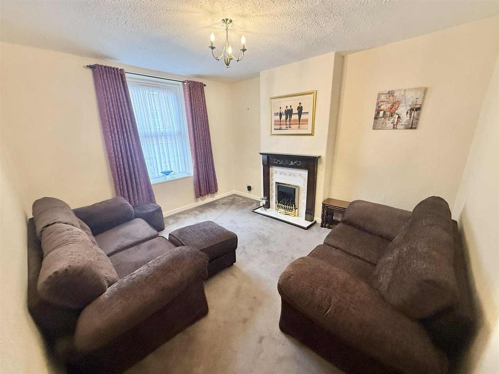Property photo 2 of 12 Cb0B0986-d664-4468-B7ee-E202Ada1Ae54.Jpg