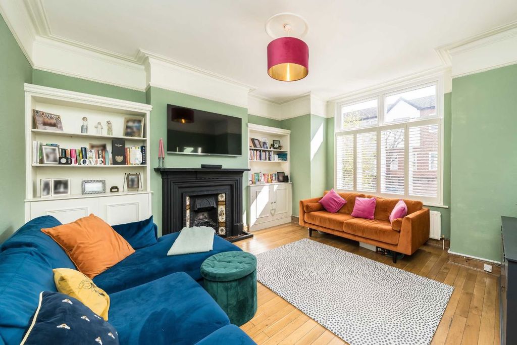 Property photo 2 of 12