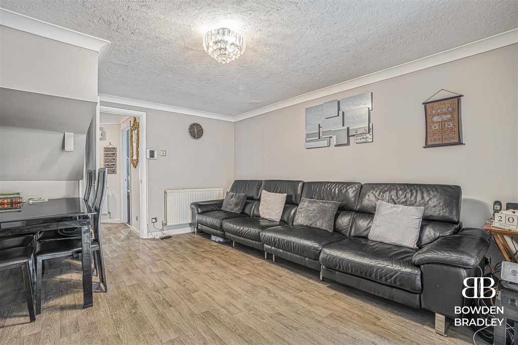 Property photo 2 of 17 Living Room