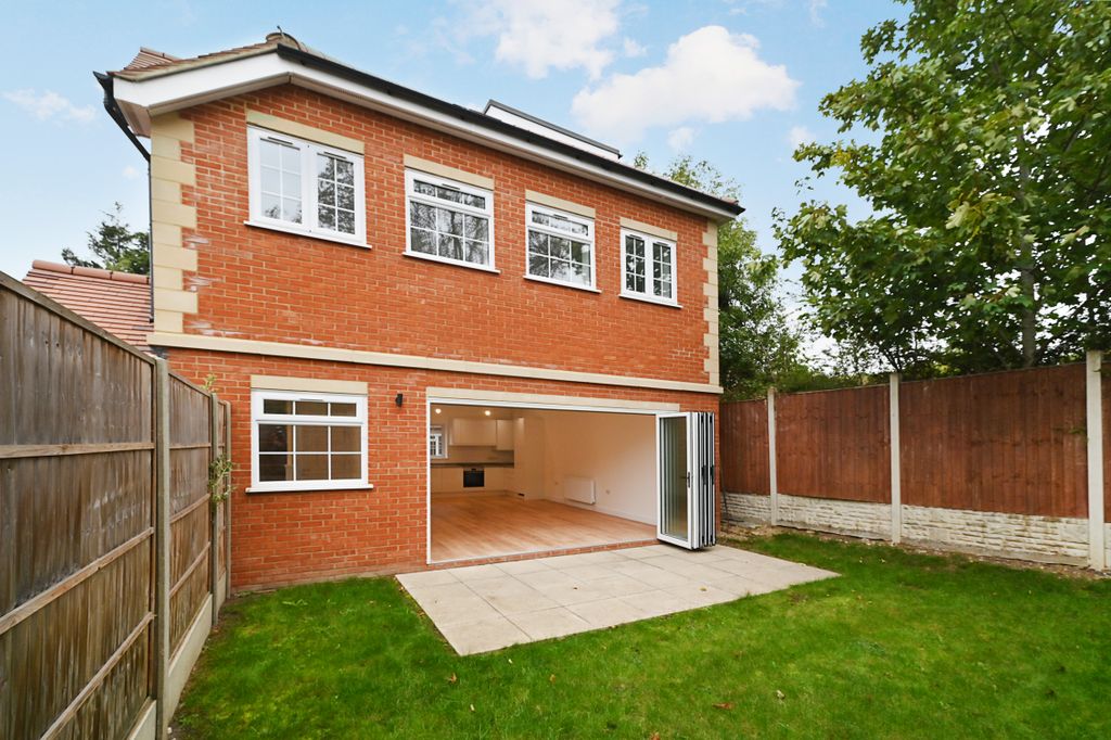 Property photo 2 of 17