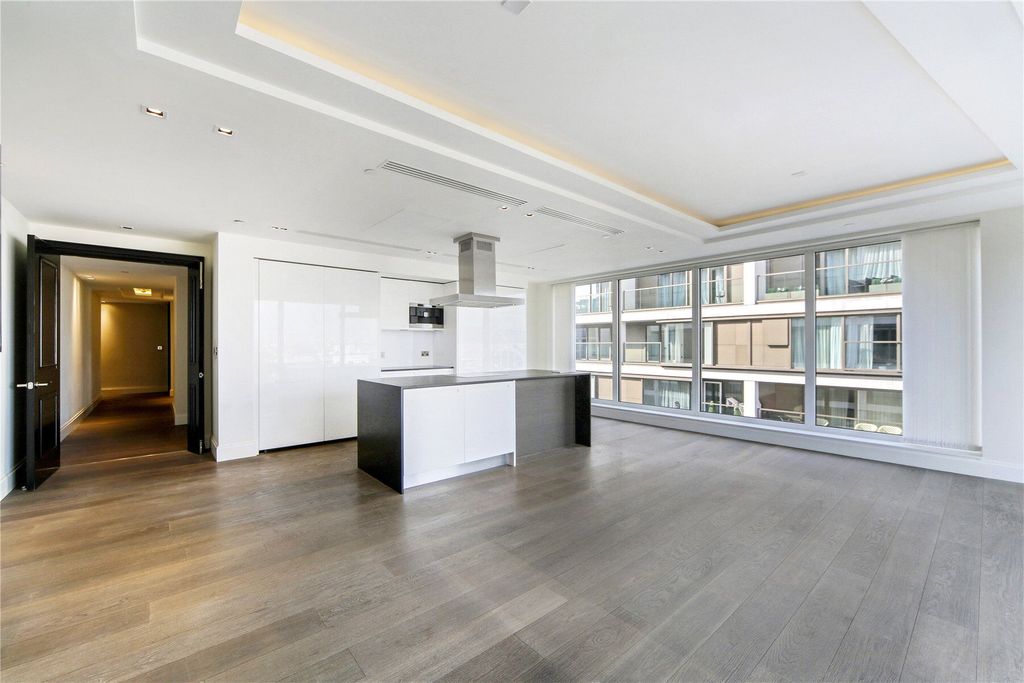 Property photo 1 of 12 Charles House