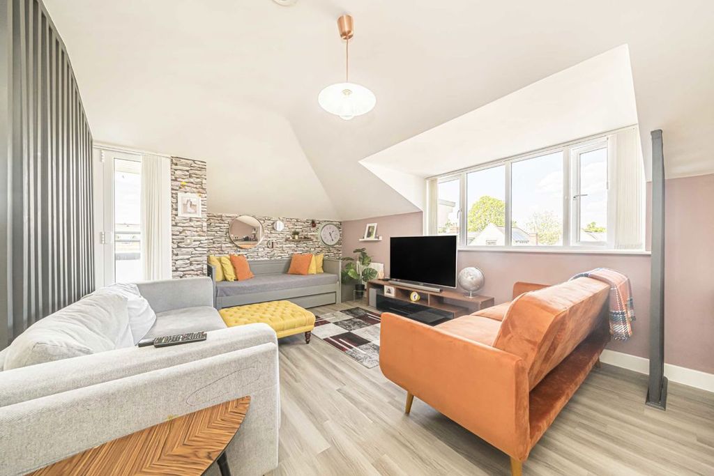 Property photo 3 of 7