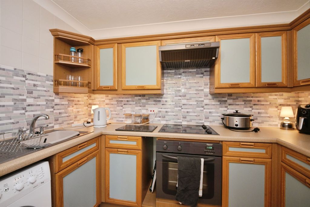 Property photo 2 of 13