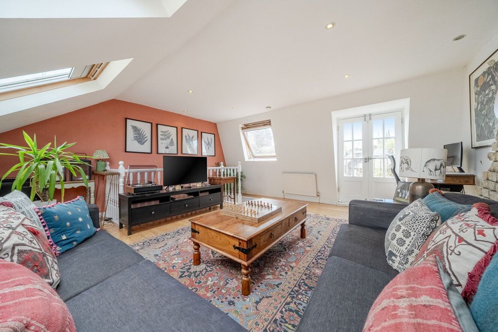 Property photo 3 of 18 Picture No. 23