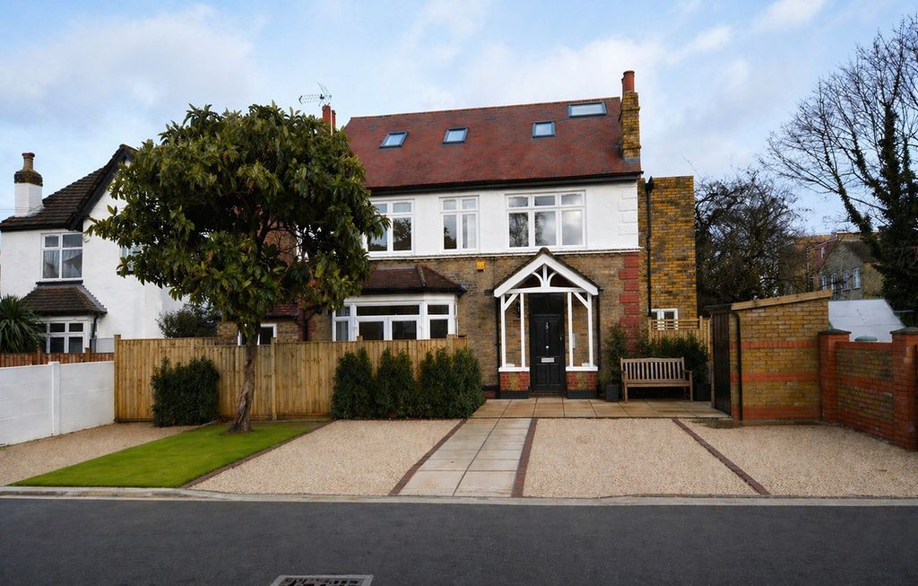 Property photo 1 of 6