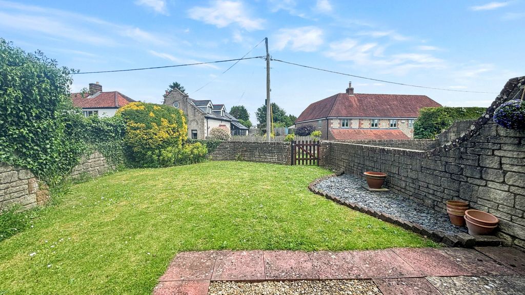 Property photo 2 of 10 Garden