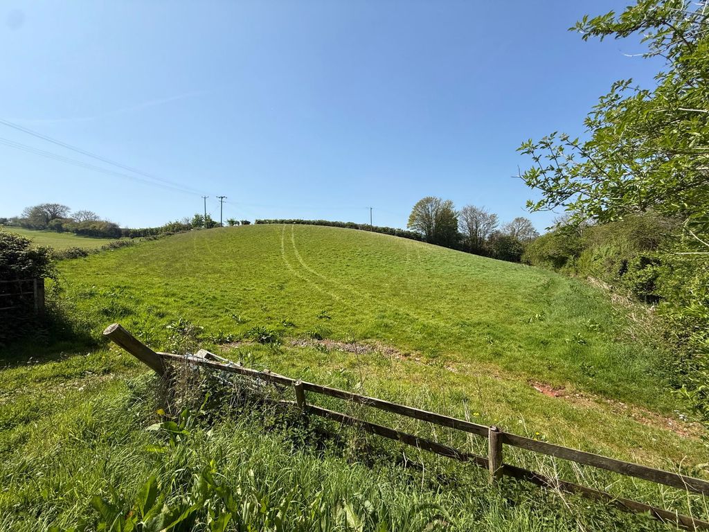 Property photo 3 of 10