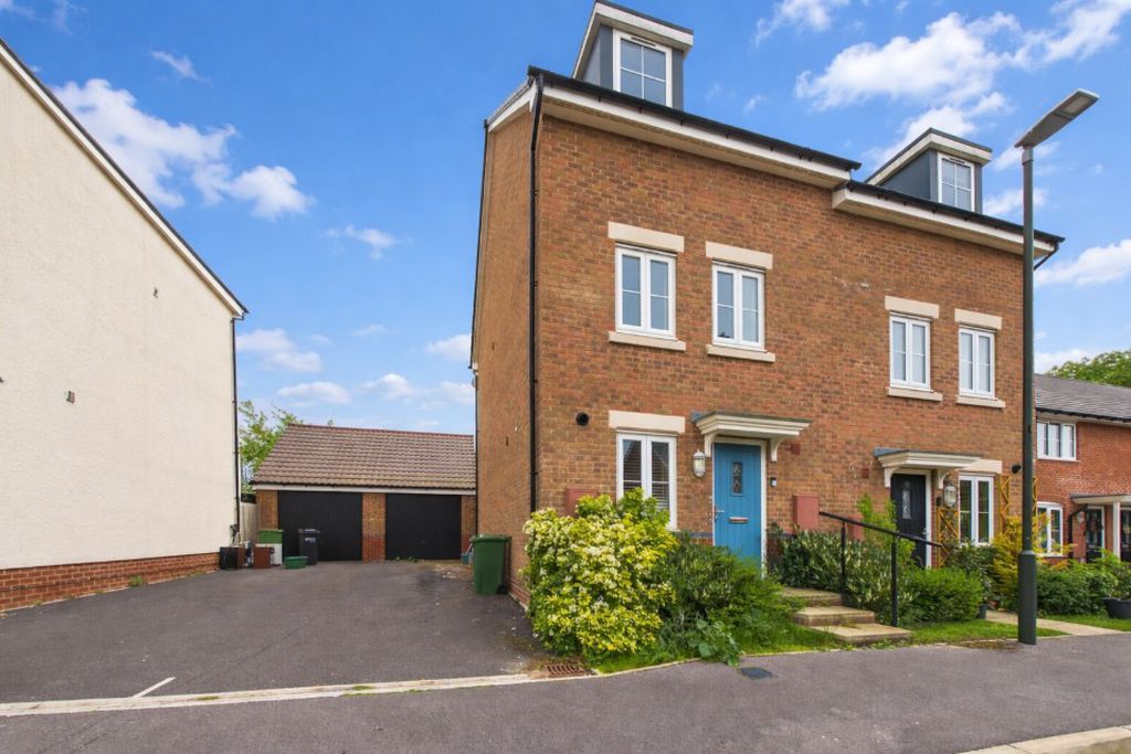 Property photo 1 of 16 Front