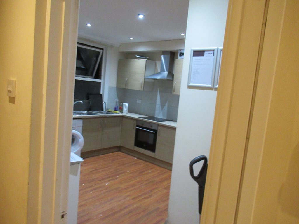 Additional image 19 of 6 bed town house to rentBower Lane, Maidstone ME16