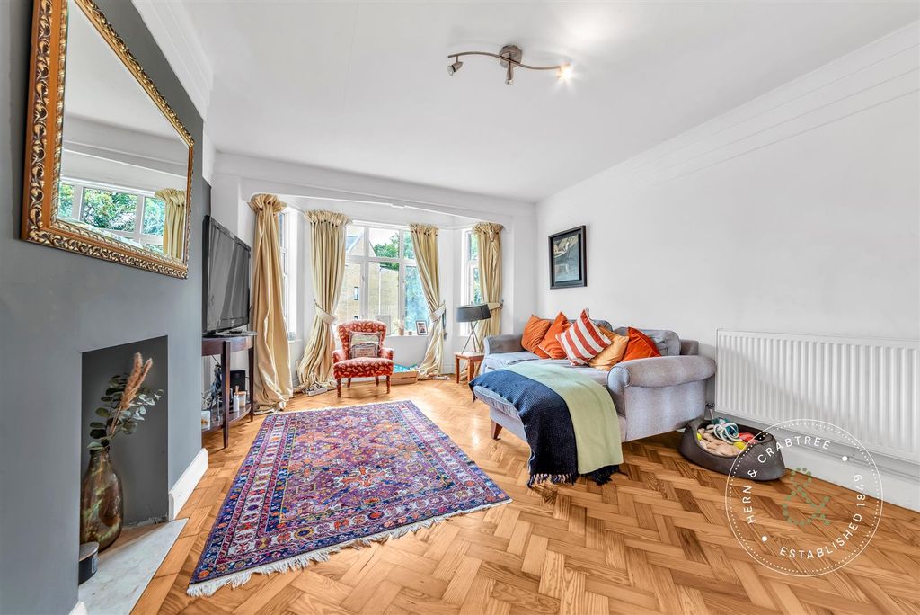 Property photo 3 of 22 Melrose-Court-09.Jpg