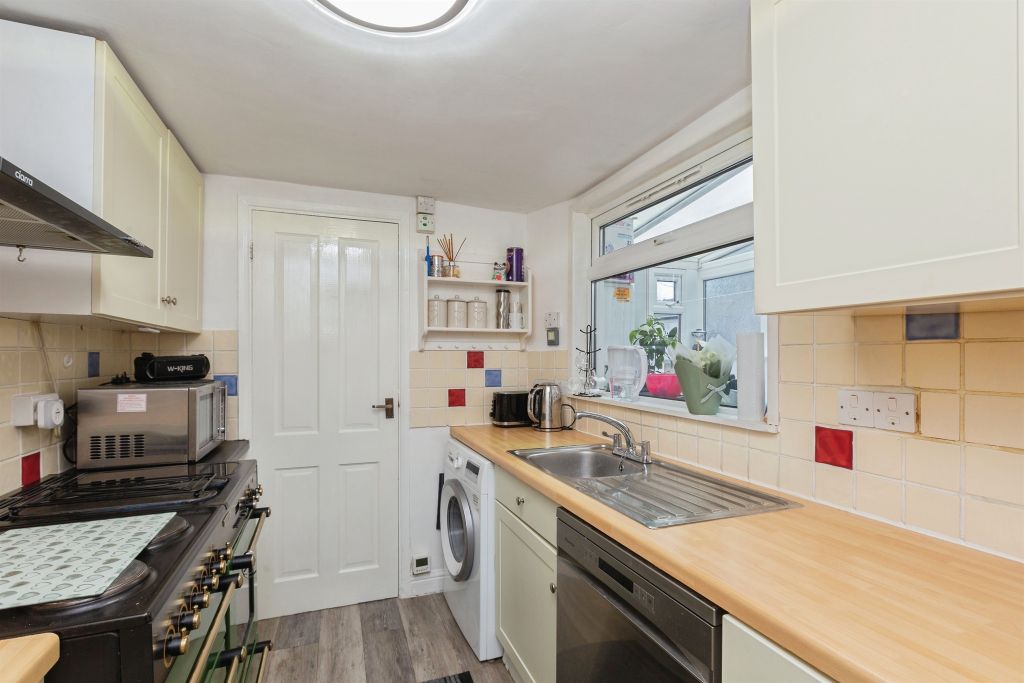 Property photo 2 of 18