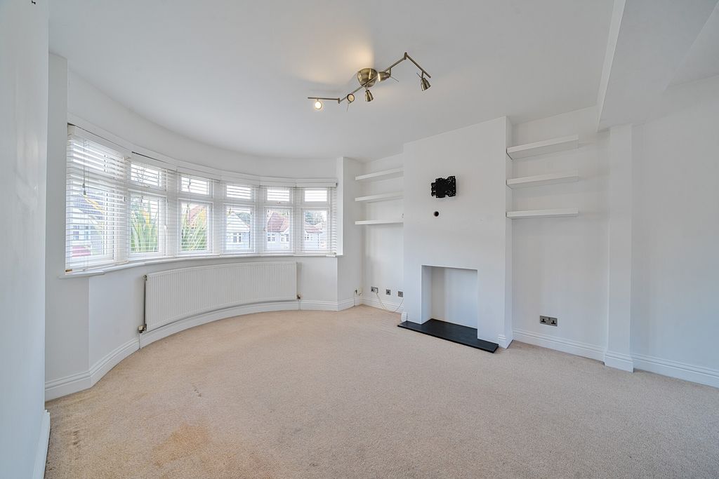 Property photo 2 of 14 1524841-18-6Ab2A0...