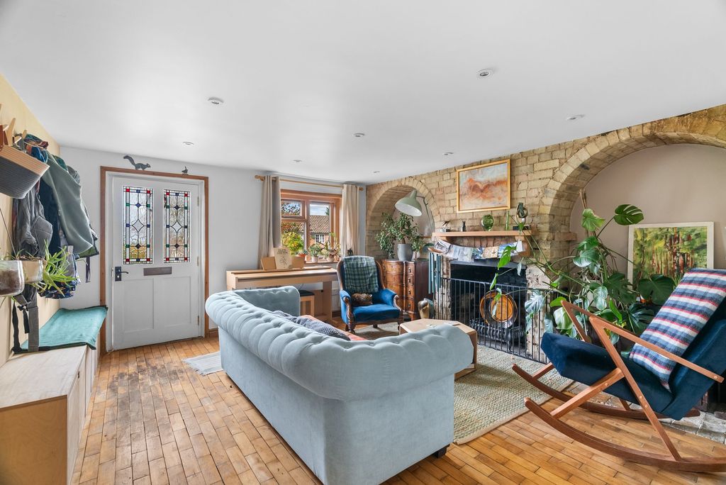 Property photo 3 of 20