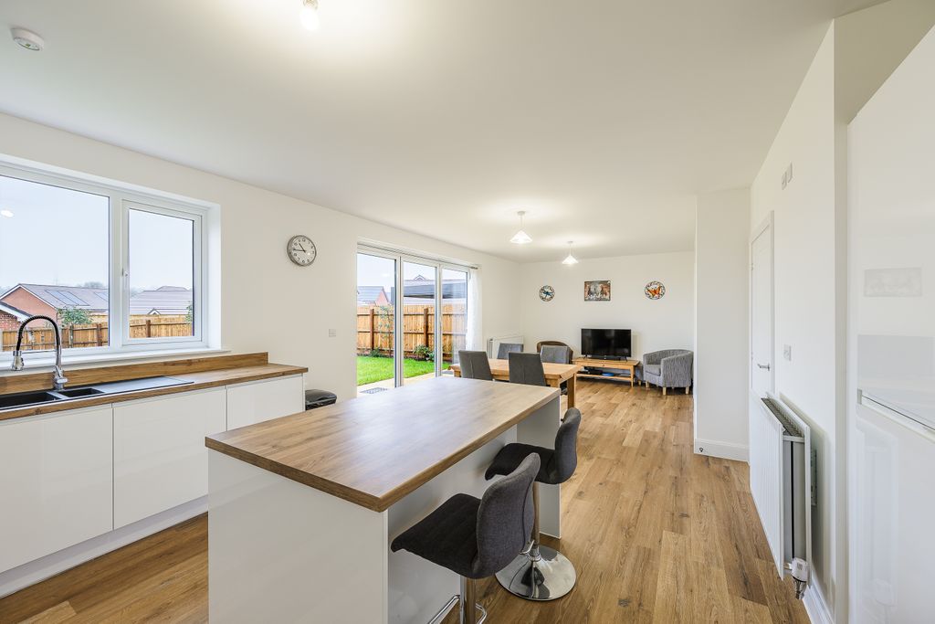 Property photo 3 of 26