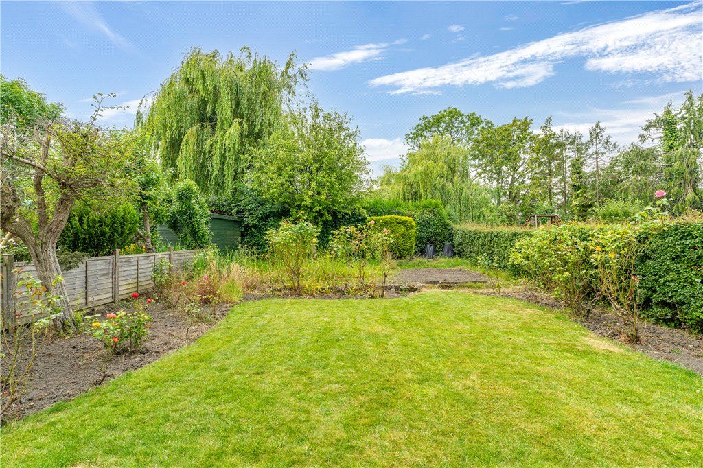 Property photo 2 of 18 Garden