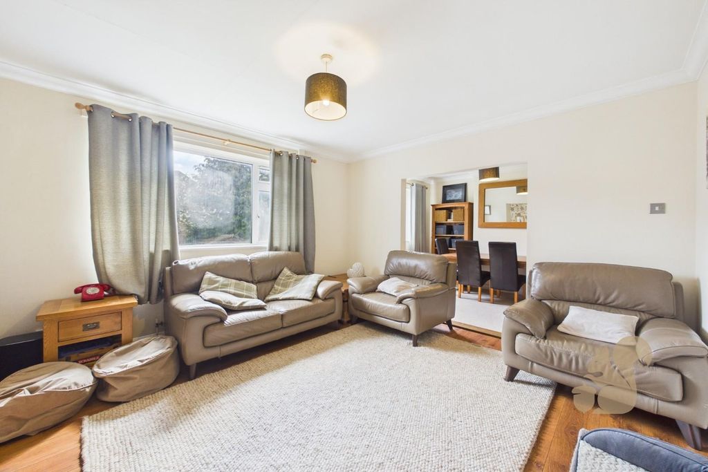 Property photo 2 of 34 Cam01254G0-Pr0435-Still019.Jpg