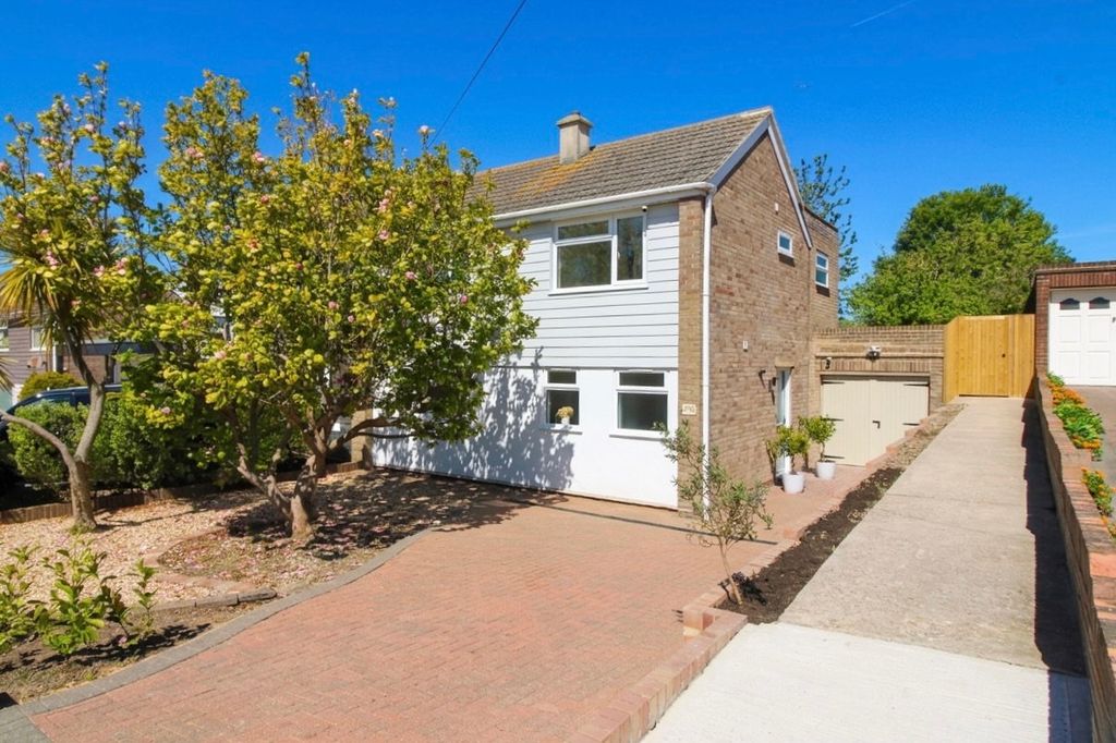 Property photo 1 of 24